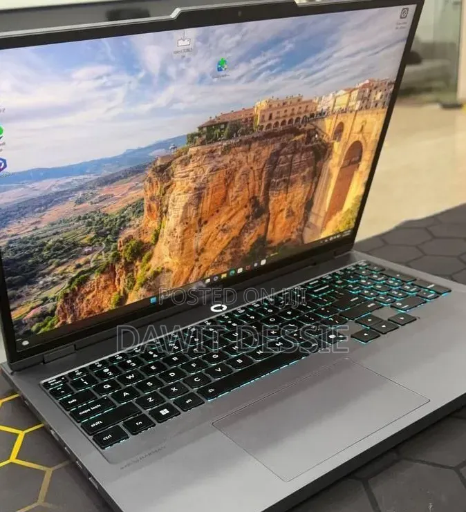 New Laptop Lenovo Legion 5 32GB Intel Core Ultra 9 SSD 1T