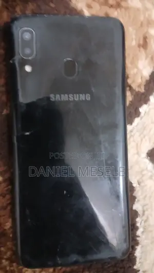 Samsung Galaxy A20 32 GB Black