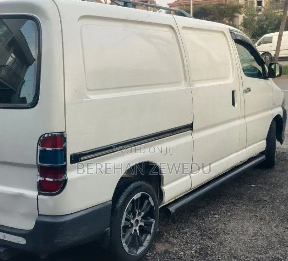 Toyota Hilux 2011 White