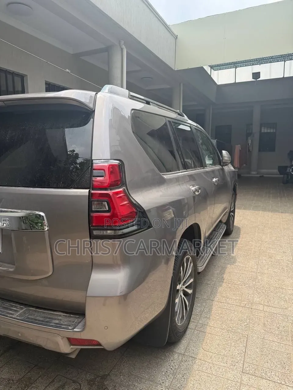 Toyota Land Cruiser Prado 2022 Gold