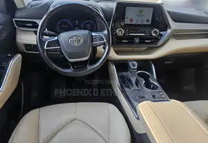 Toyota Highlander Hybrid 2023 White