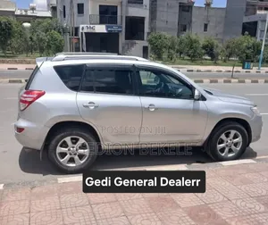 Toyota RAV4 2013 Silver