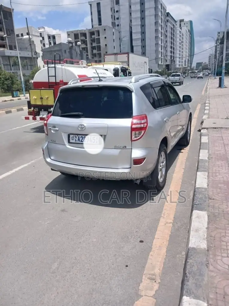 Toyota RAV4 2012 Silver