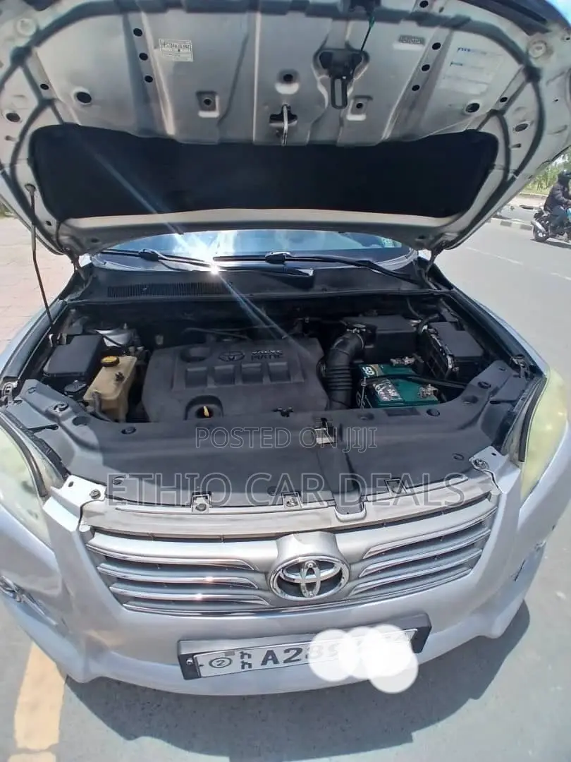 Toyota RAV4 2012 Silver