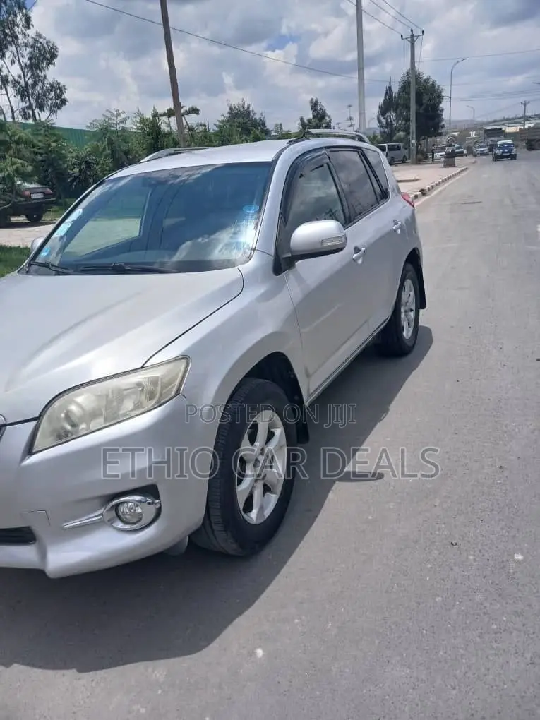 Toyota RAV4 2012 Silver