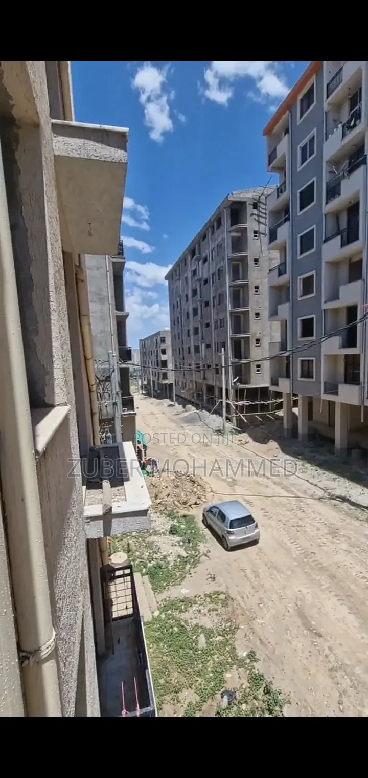 3bdrm Apartment in Sunshine Realstate, Lideta for sale