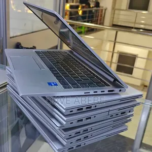 New Laptop HP EliteBook 830 G8 16GB Intel Core i5 SSD 512GB