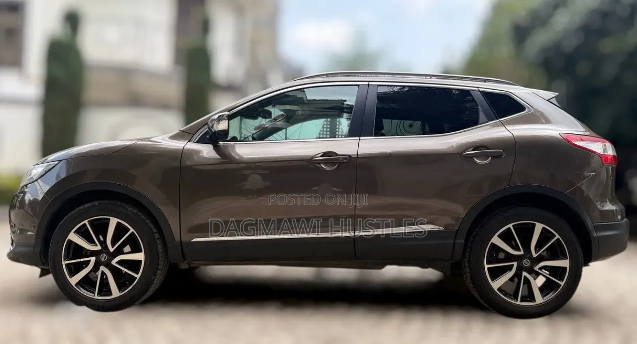 Nissan Qashqai 2017 Brown