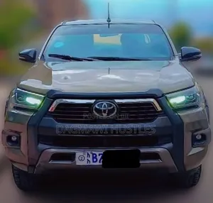 Toyota Hilux 2022 Gray