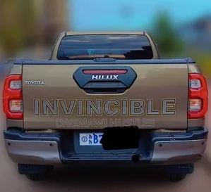 Toyota Hilux 2022 Gray
