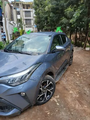 Toyota C-HR 2020 Blue