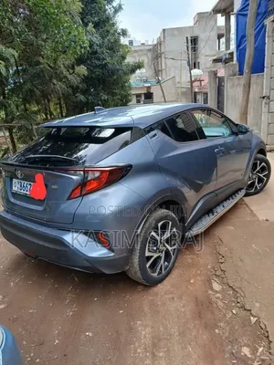 Toyota C-HR 2020 Blue