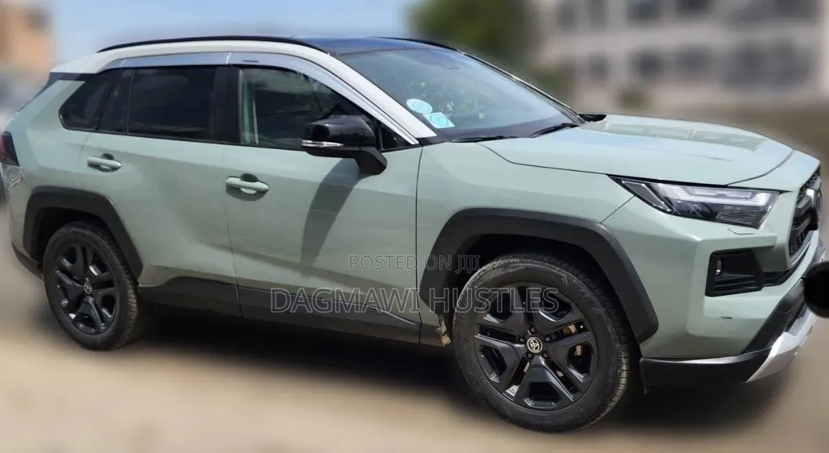 Toyota RAV4 Hybrid 2023 Green
