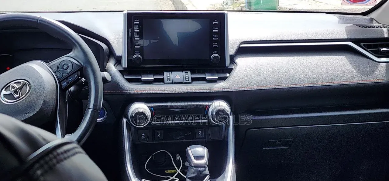 Toyota RAV4 Hybrid 2023 Green