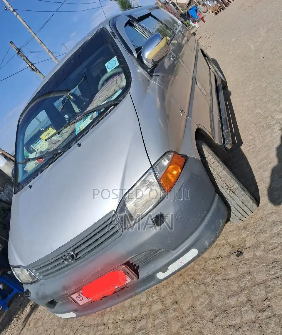 Toyota HiAce 2005 Silver