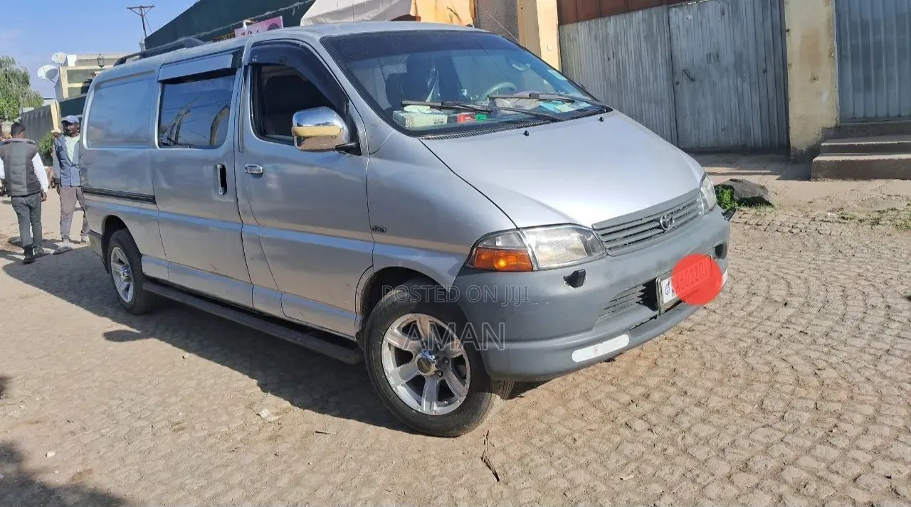 Toyota HiAce 2005 Silver