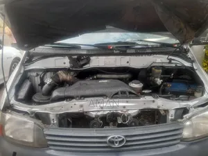 Toyota HiAce 2005 Silver