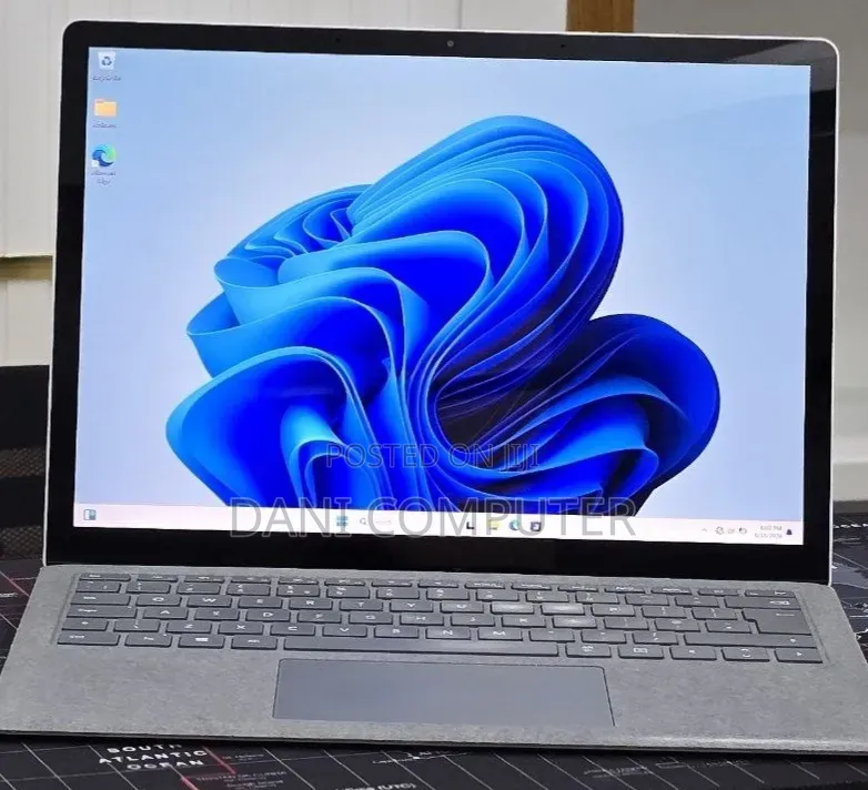 New Laptop Microsoft Surface 16GB Intel Core i7 SSD 512GB