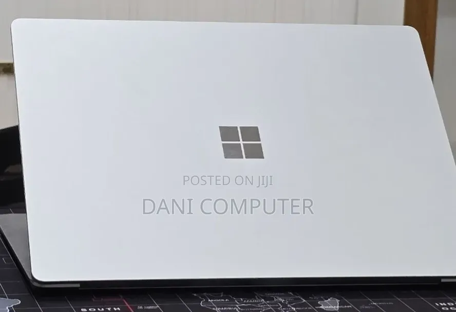 New Laptop Microsoft Surface 16GB Intel Core i7 SSD 512GB