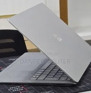 New Laptop Microsoft Surface 16GB Intel Core i7 SSD 512GB