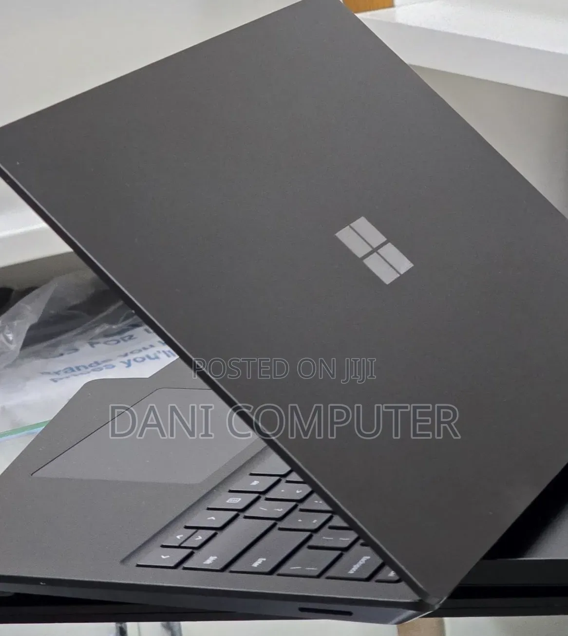 New Laptop Microsoft Surface 16GB Intel Core i7 SSD 512GB