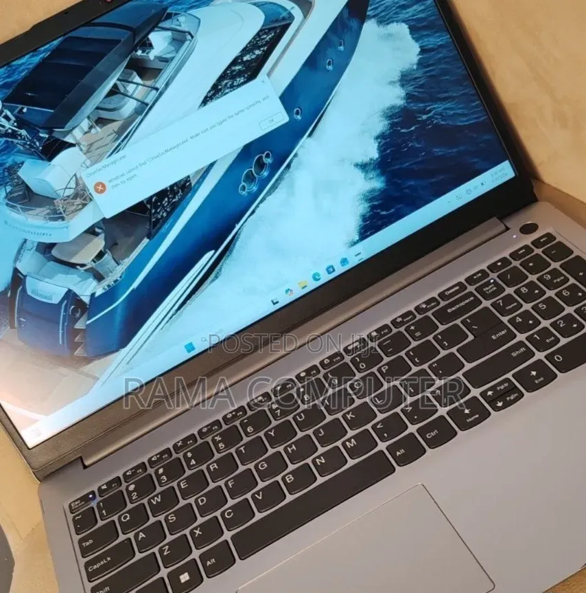 New Laptop Lenovo 8GB AMD Ryzen 7 SSD 512GB