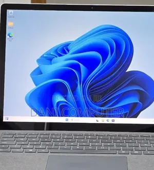 New Laptop Microsoft Surface 16GB Intel Core i5 SSD 512GB