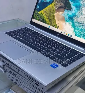 New Laptop HP EliteBook 830 G8 16GB Intel Core i5 SSD 512GB