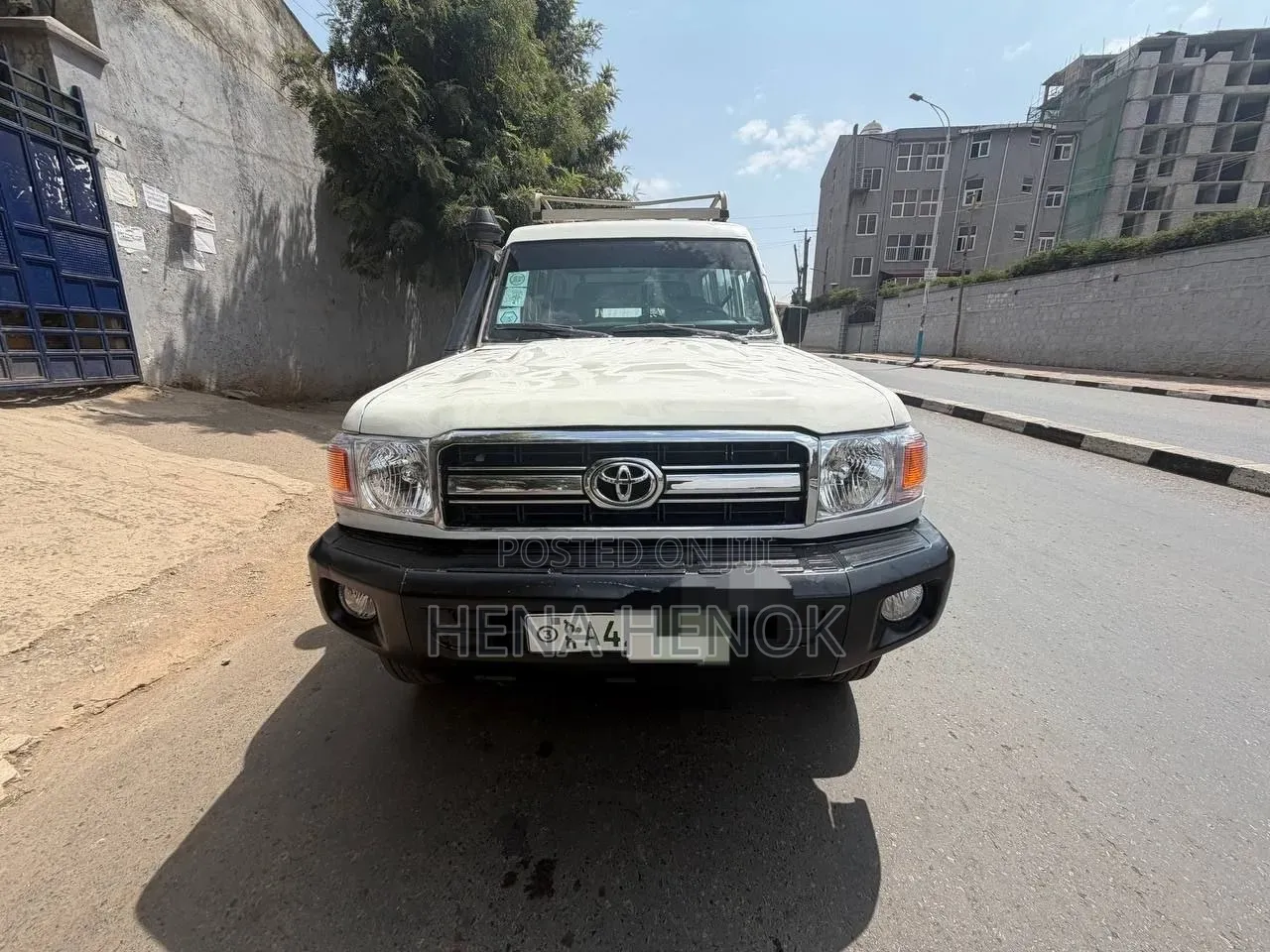 Toyota Land Cruiser 2016 White