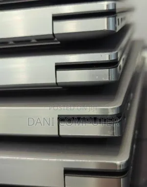 New Laptop Dell Precision 15 3520 16GB Intel Core i7 SSD 512GB