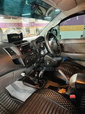Toyota Hilux 2015 White
