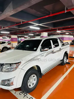 Toyota Hilux 2015 White