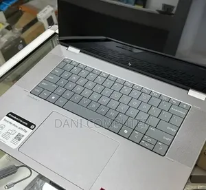New Laptop HP OmniBook 5 14" 8GB AMD Ryzen 5 SSD 512GB