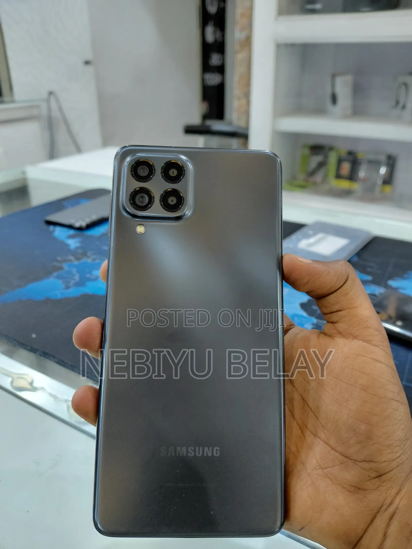 New Samsung Galaxy M53 128 GB Silver