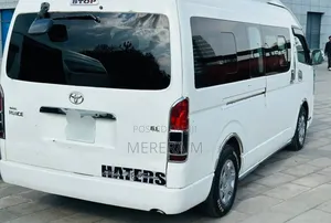 Toyota HiAce 2015 White