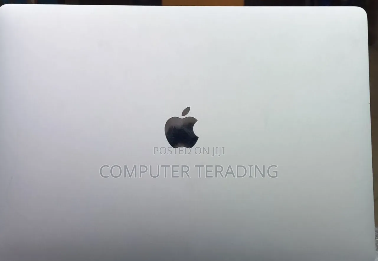 New Laptop Apple MacBook Pro 2018 16GB Intel Core i7 SSD 256GB