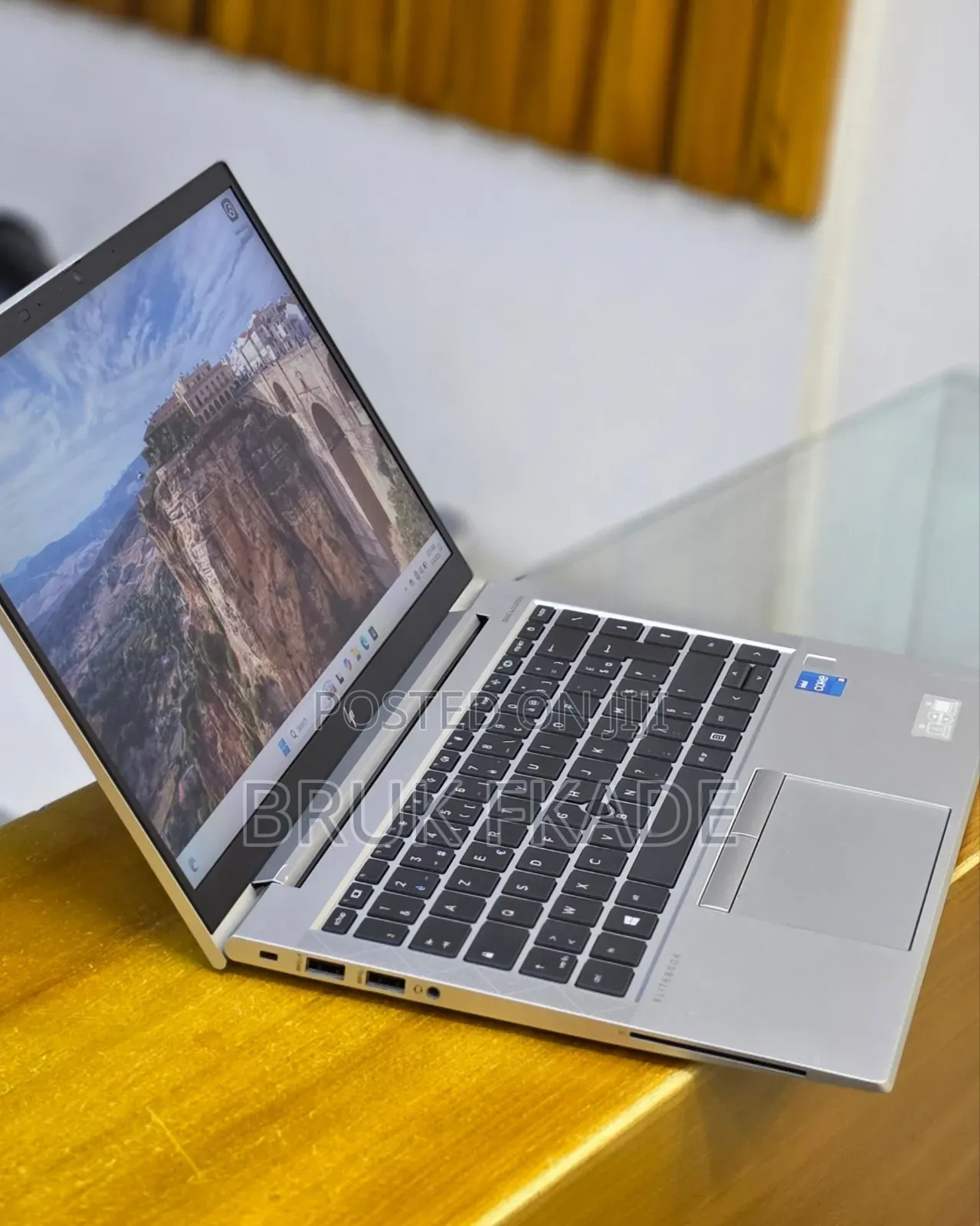 New Laptop HP EliteBook 840 G8 16GB Intel Core i5 SSD 512GB
