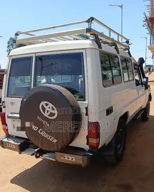 Toyota Land Cruiser 4.0 V6 GXR 2016 White