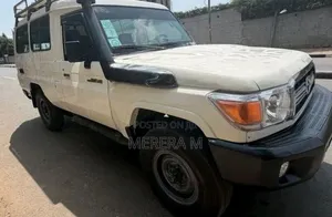 Toyota Land Cruiser 4.0 V6 GXR 2016 White