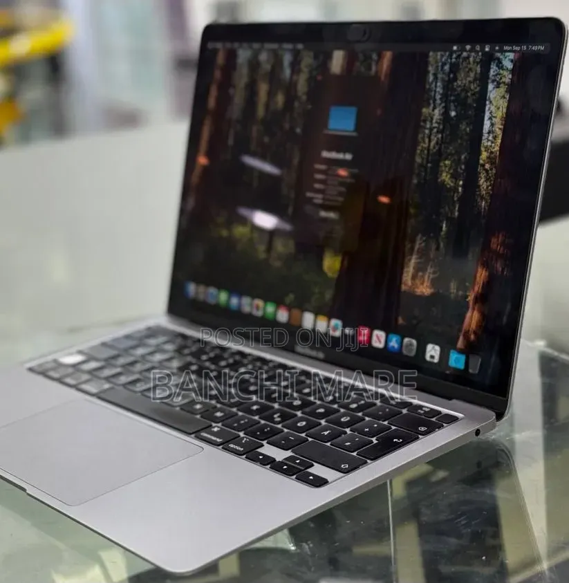 New Laptop Apple MacBook Air 2020 M1 8GB Intel Core i3 SSD 256GB