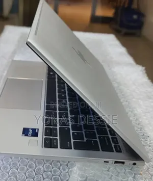 New Laptop HP EliteBook 830 G9 16GB Intel Core i5 SSD 512GB