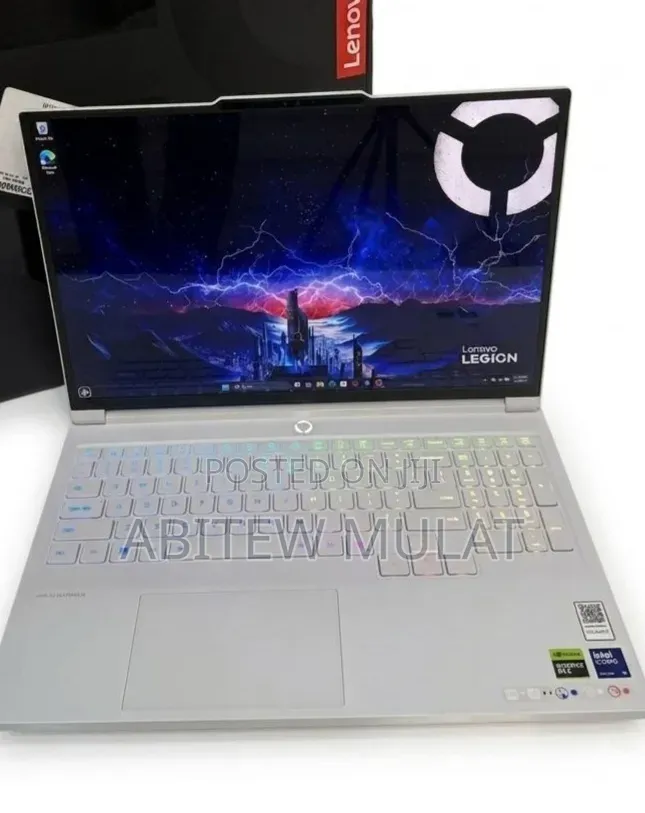 New Laptop Lenovo Legion Pro 7 32GB Intel Core Ultra 9 SSD 1T