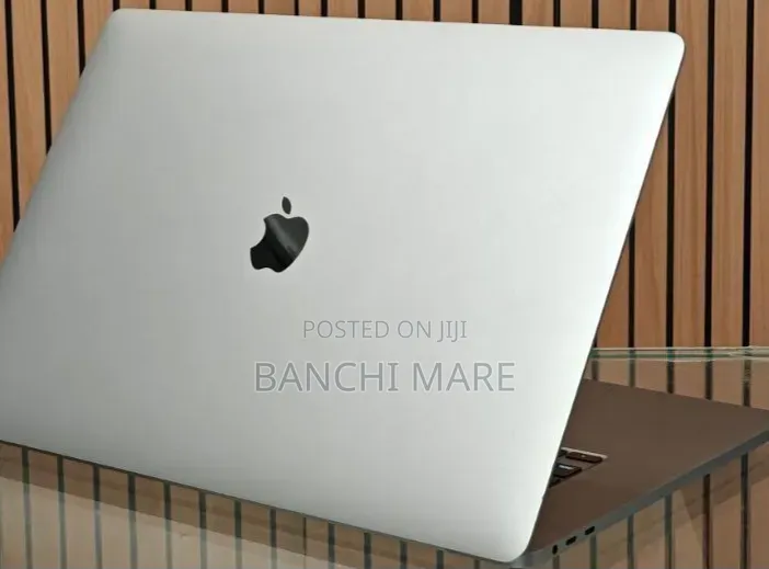 New Laptop Apple MacBook Pro 2019 16GB Intel Core i7 SSD 512GB