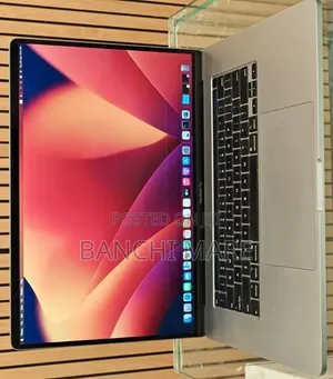 New Laptop Apple MacBook Pro 2019 16GB Intel Core i7 SSD 512GB