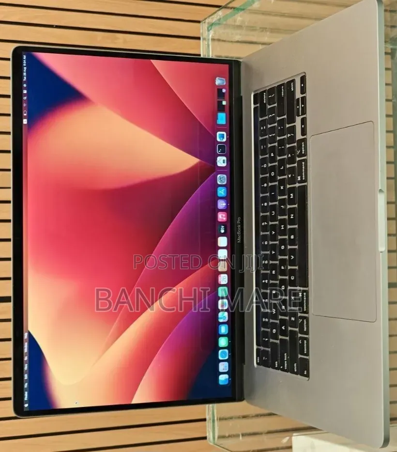 New Laptop Apple MacBook Pro 2019 16GB Intel Core i7 SSD 512GB