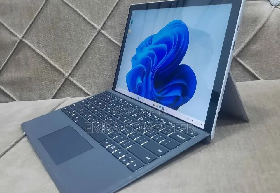 New Laptop Microsoft Surface 16GB Intel Core i7 SSD 512GB