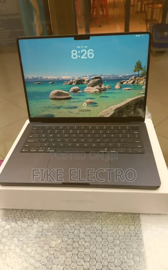New Laptop Apple MacBook Pro 2025 M5 16GB Apple M5 Pro SSD 512GB