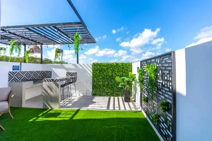 Furnished 10bdrm House in Bole for sale