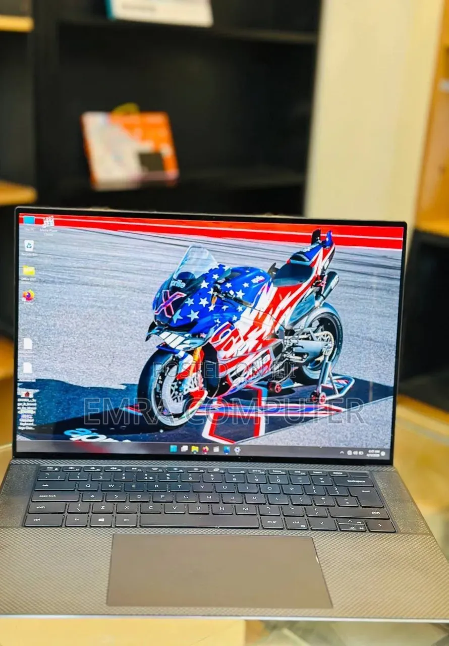 New Laptop Dell Precision 5560 16GB Intel Core i7 SSD 512GB