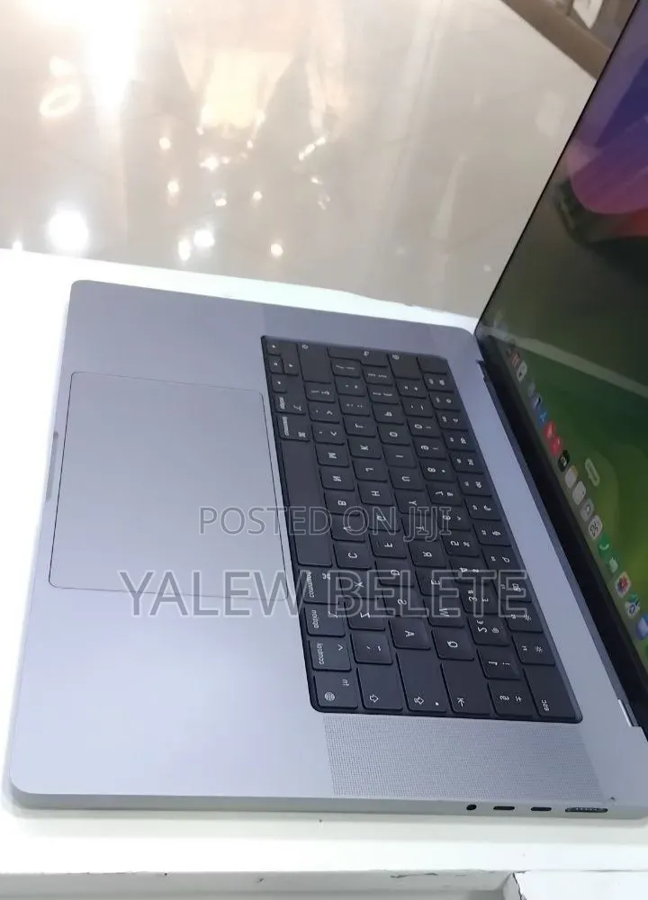New Laptop Apple MacBook Pro 2021 M1 64GB Apple M1 Pro SSD 1T